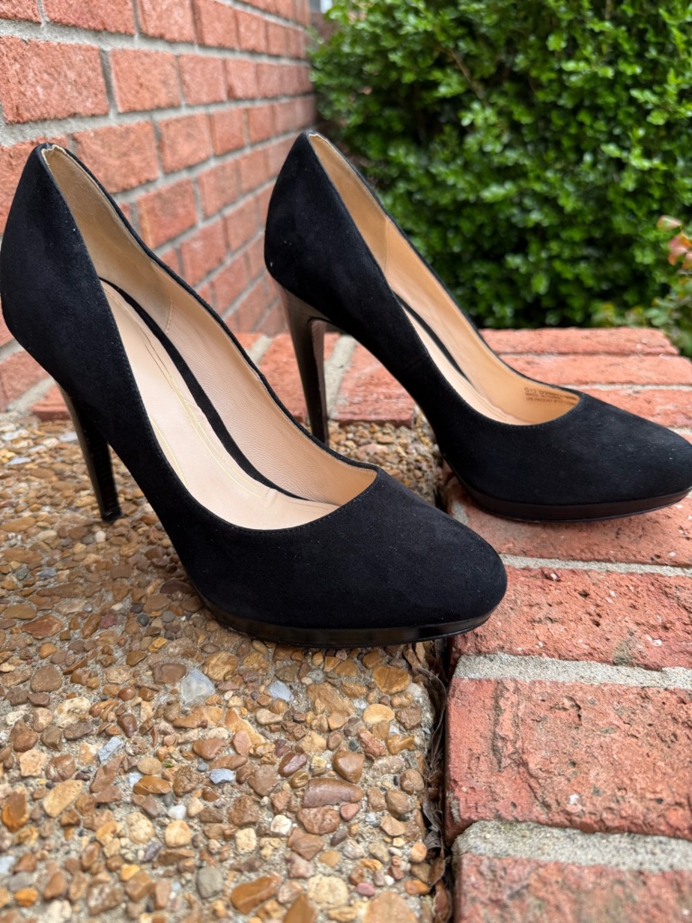 Cole Haan Black Suede Pumps Women's size 9.5 Nike Air Sole 4.5" Heels